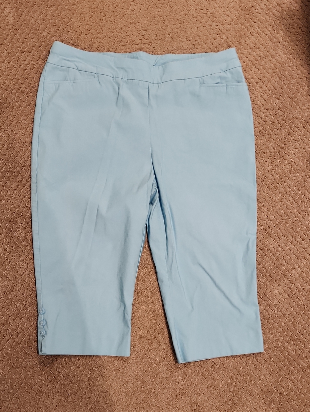 Chico's Pale Blue Cropped Capri Pants 2.5